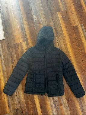 Pull and Bear - XS - Black Quilted Hooded Puffer Jacket